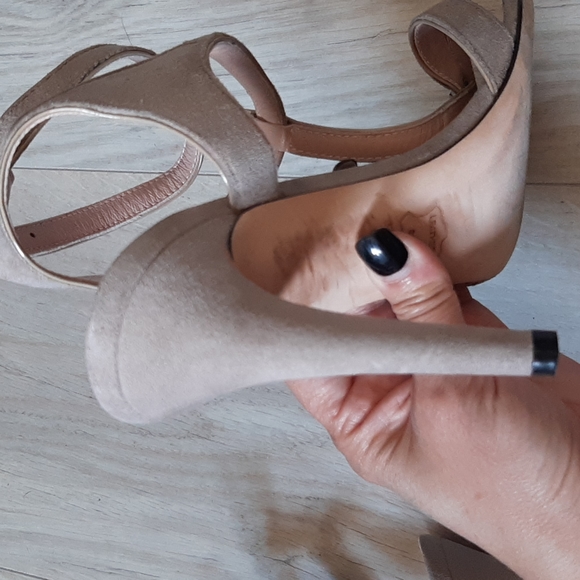 Stuart weitzman grey heels size 7 - Picture 9 of 12